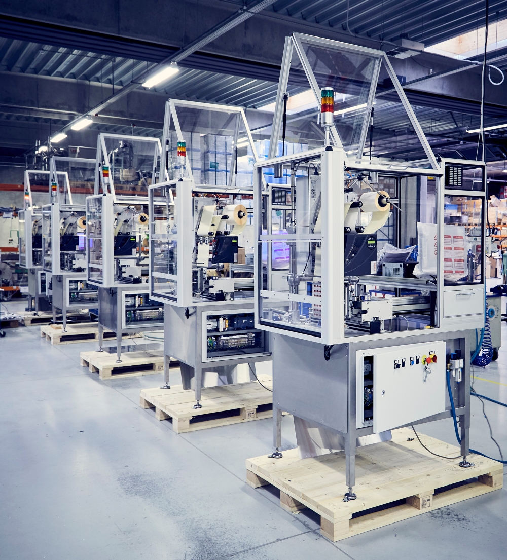 PLU - Automatic pallet labelling units apply labels onto pallets according to GS1-128