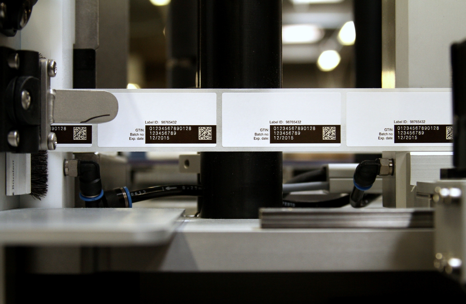 Vial labelling, automatic labelling solutions